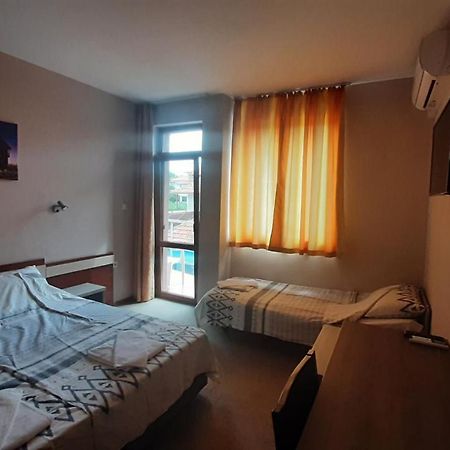 Family Hotel Favourite Obzor Esterno foto