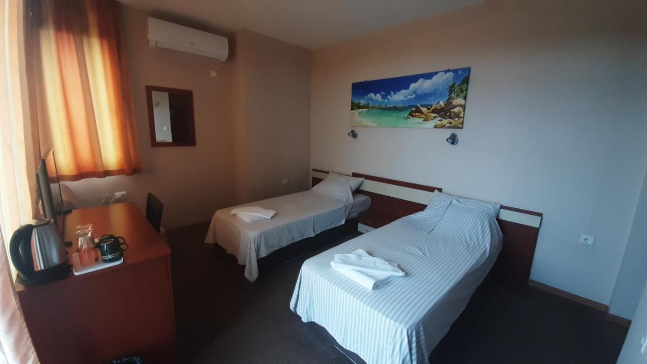 Family Hotel Favourite Obzor Esterno foto