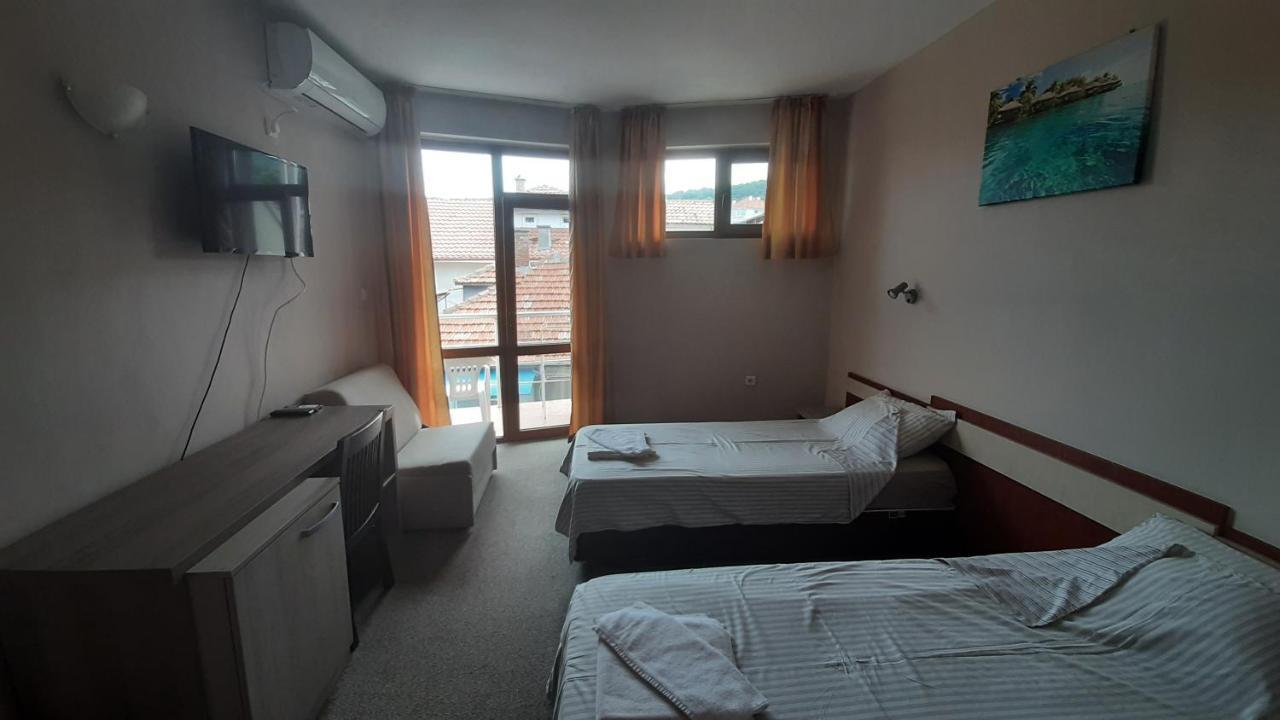 Family Hotel Favourite Obzor Esterno foto